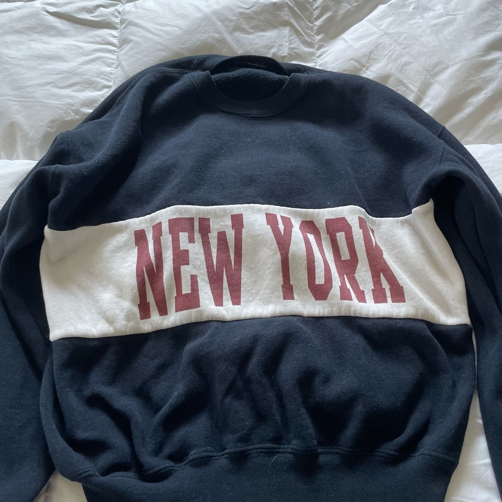 Brandy Melville New York sweatshirt